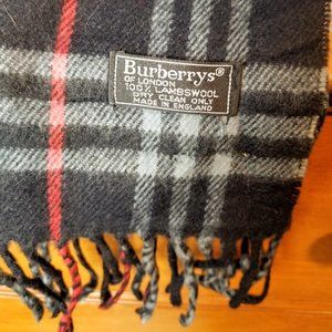 Classic Black and Red Lambswool Burberry Scarf